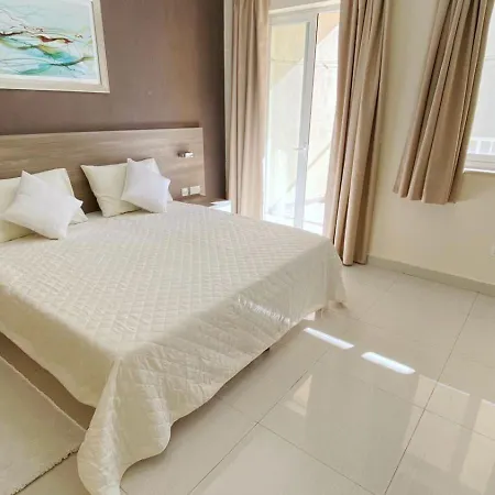 Vista Point - Cast Renting